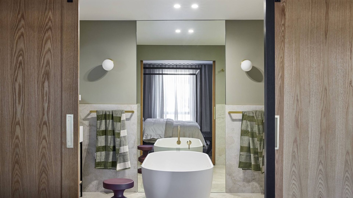 Orange Hotel | Central Caleula Motor Lodge