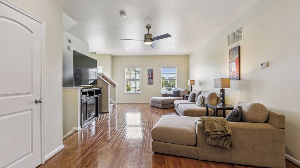 Christiana House | Central Christiana Moderno - 3-BR Townhome in delightful Newark with AC and more