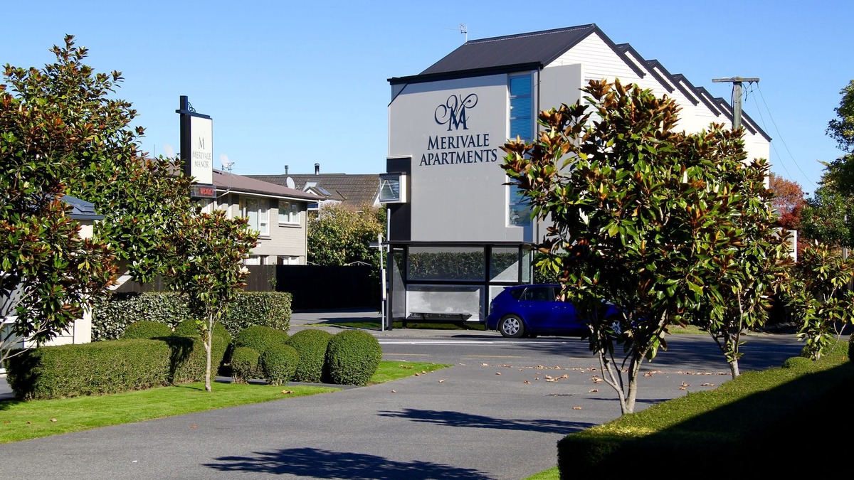 Merivale House | Central City Apartment - ideal for couples & families