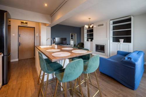 Targoviste Apartment | Central City View