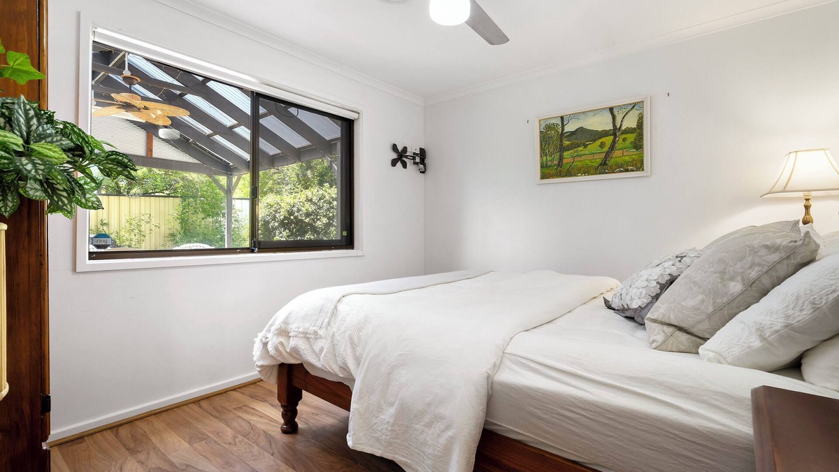 Narrabundah House | Central Classy and Tranquil Retreat