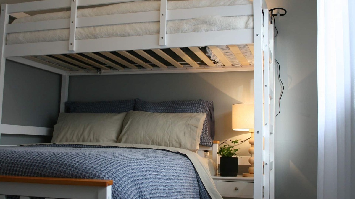 Hamilton House | Central Comfort for a Family or Work Wind Down