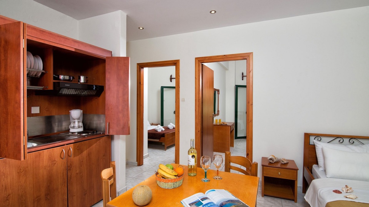 Limenas Chersonisou Apartment | Central Cozy Apartment 150m from sandy beach!