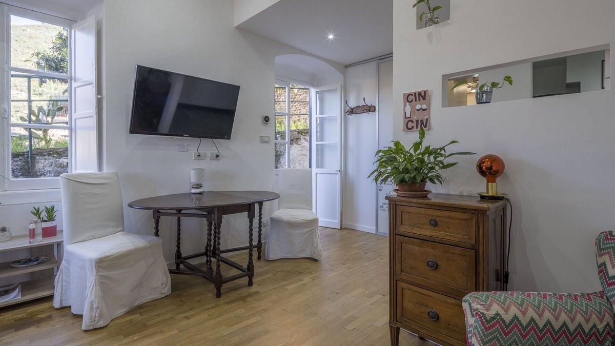 Bogliasco Apartment | Central Cozy Nest With Parking, Bogliasco