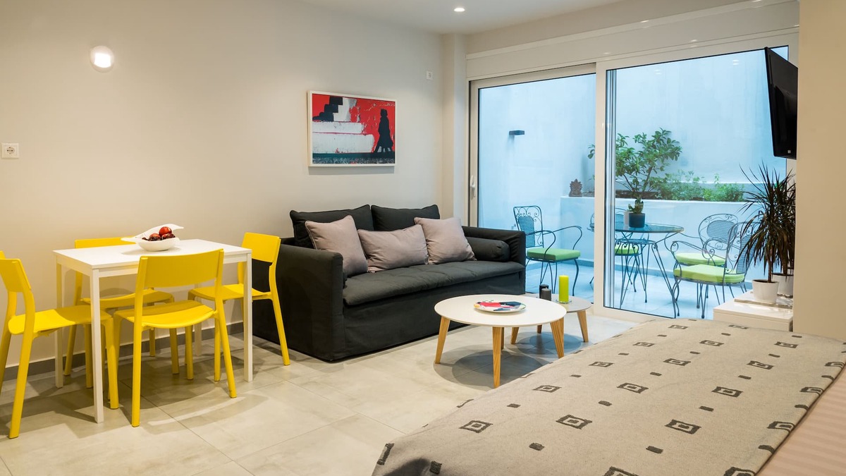 Attiki Apartment | Central Cozy Studio with a Secret Garden