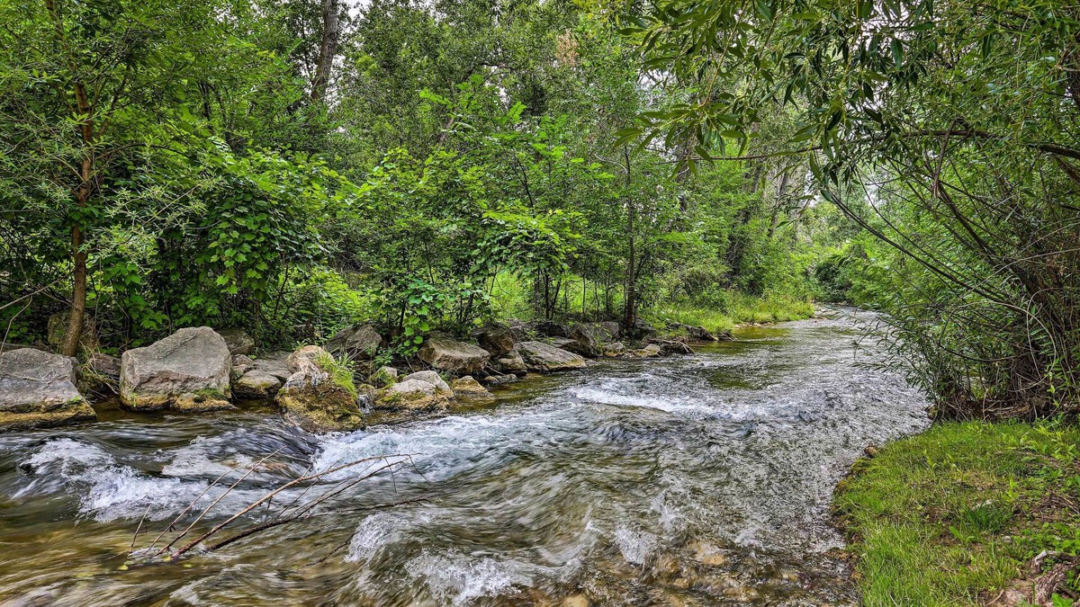 Spearfish Apartment | Central Creekfront Spearfish Apt by City Park