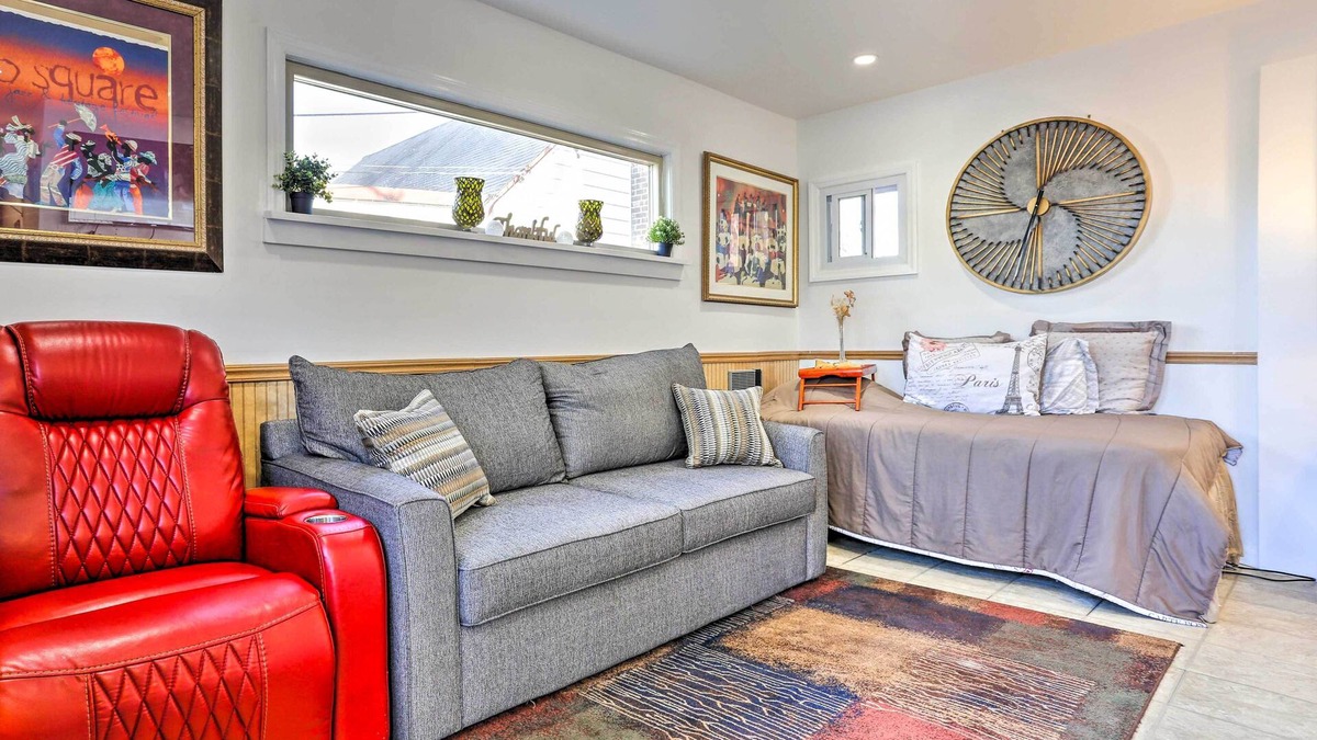 Elmont House | Central Elmont Studio w/Great Outdoor Space!