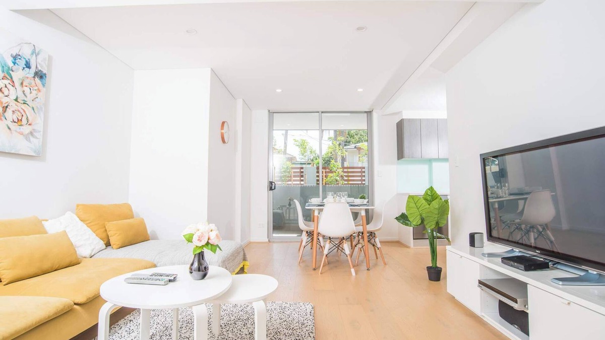 Epping Apartment | Central Epping Retreat | Walk to Train, Dining, Shops