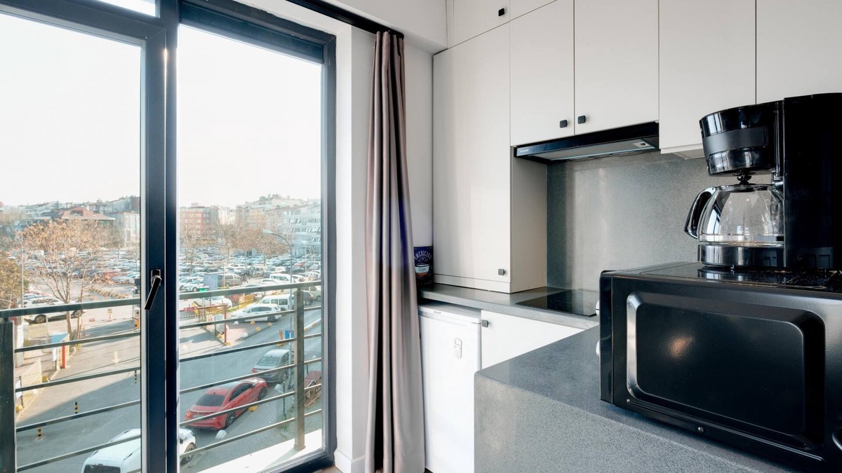 Kadikoy Apartment | Central Flat Near Metrobus and Coast in Kadikoy