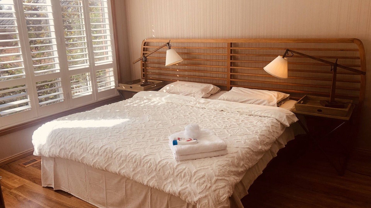 Glen Waverley House | Central Glen Waverley Entire House sleep 12