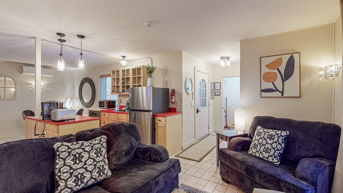 Bar Harbor Cottage | Central guest house with patio & washer/dryer - walk to ocean, shops & dining