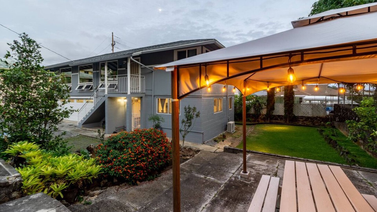 Liliha - Kapalama Condo | Central HNL, Well-Established Neighborhood, Tandem Parking, Pet-Friendly!