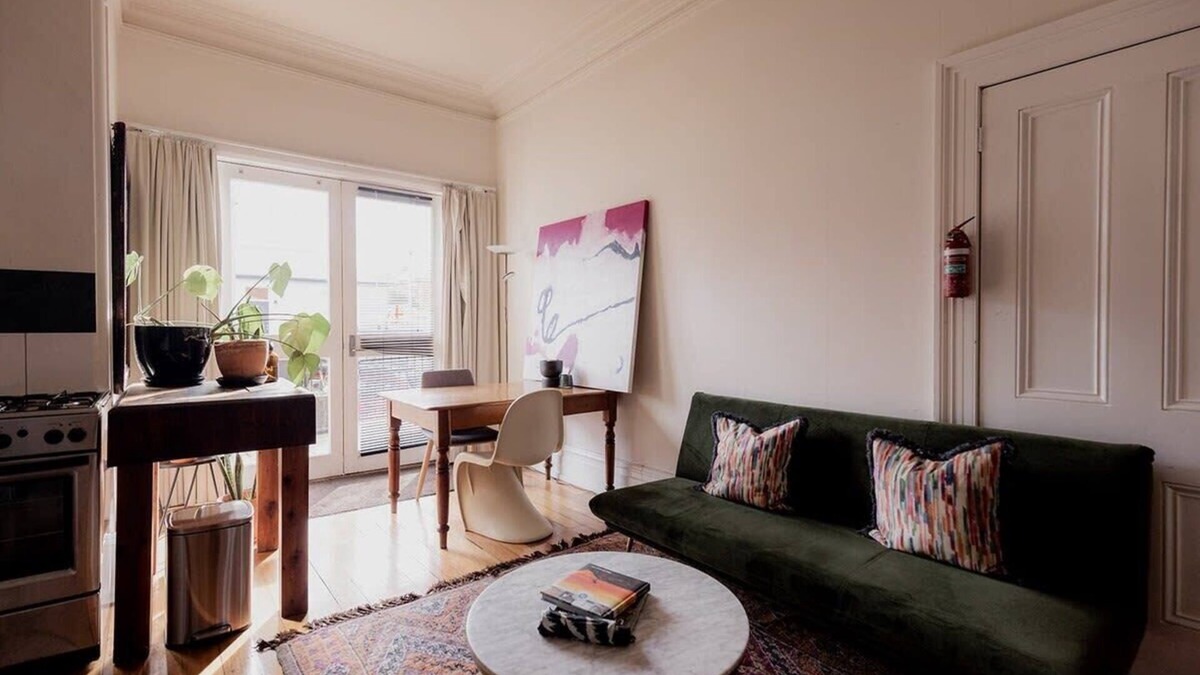 Hobart Central Business District Apartment | Central Hobart Studio
