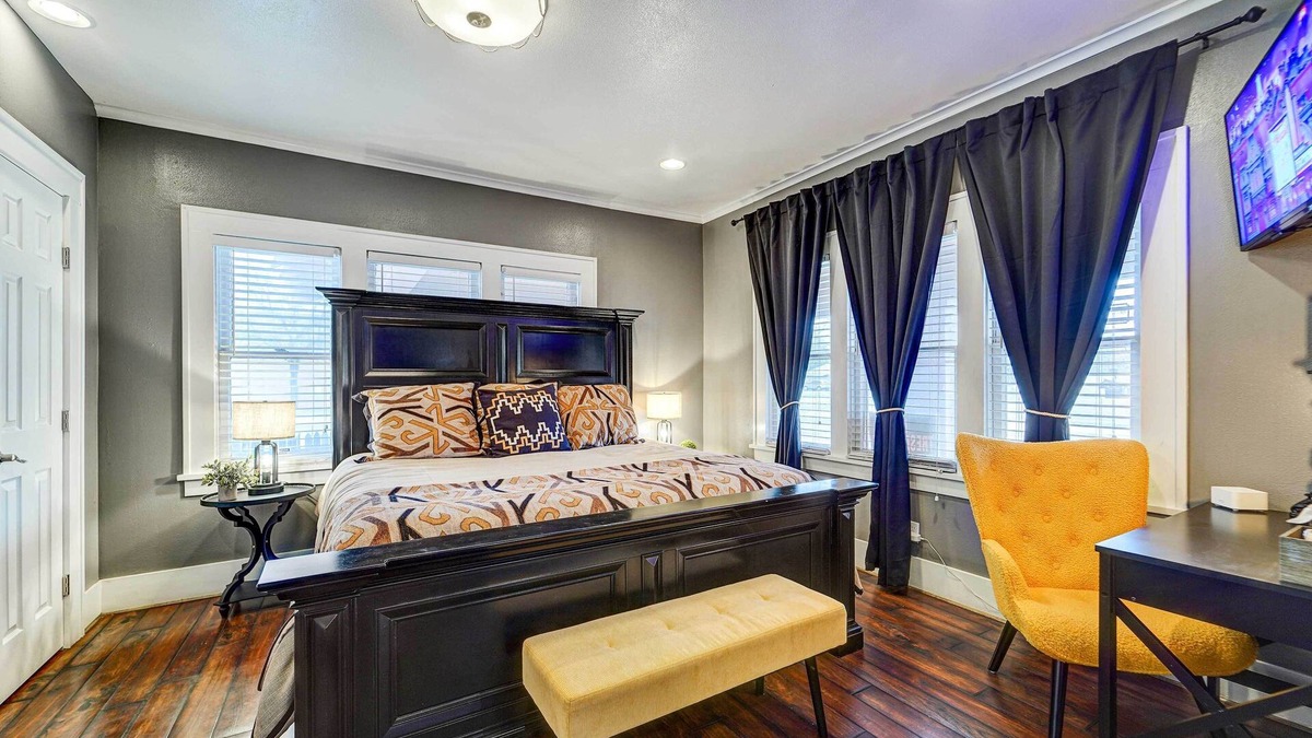 North Overton Cottage | Central Home 1 Mi to Texas Tech + by Dtwn Lubbock
