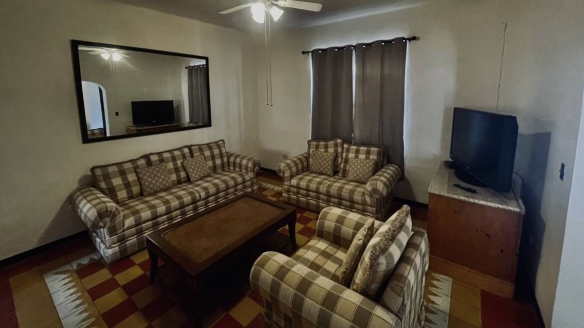 Hidalgo del Parral House | Central house in Parral
