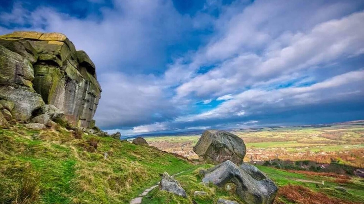 Ilkley Apartment | CENTRAL ILKLEY Most popular holiday cabin, wood fire, free parking, EV Charger