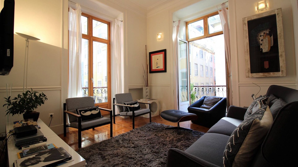 Baixa Apartment | Central Inviting Spacious Apartment in Baixa 107
