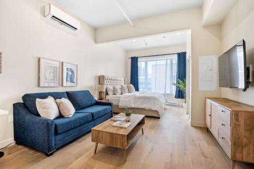 Gay Village Apartment | Central King Studio