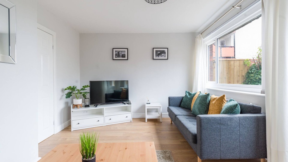 Newcastle-upon-Tyne House | Central large 3 bedroom home