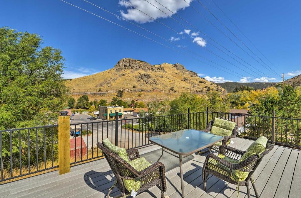Lava Hot Springs Apartment | Central Lava Hot Springs Studio with Deck and Views!