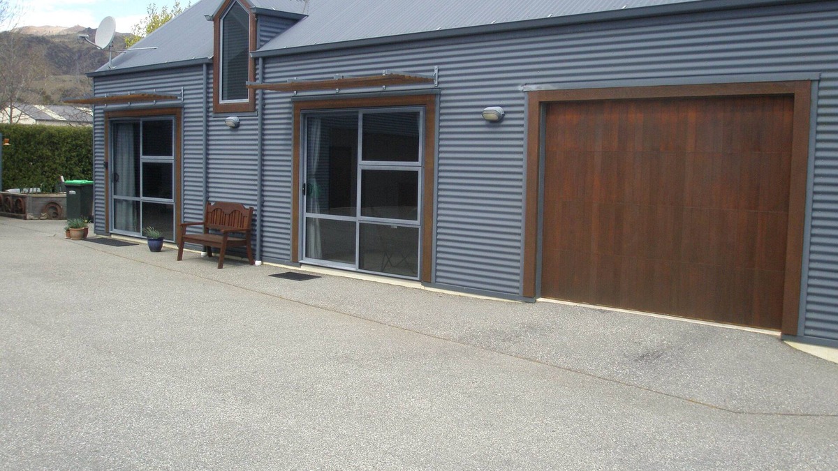 Lowburn Cottage | Central location, close to town amenities, sleeps 3 ,no pets, no children.