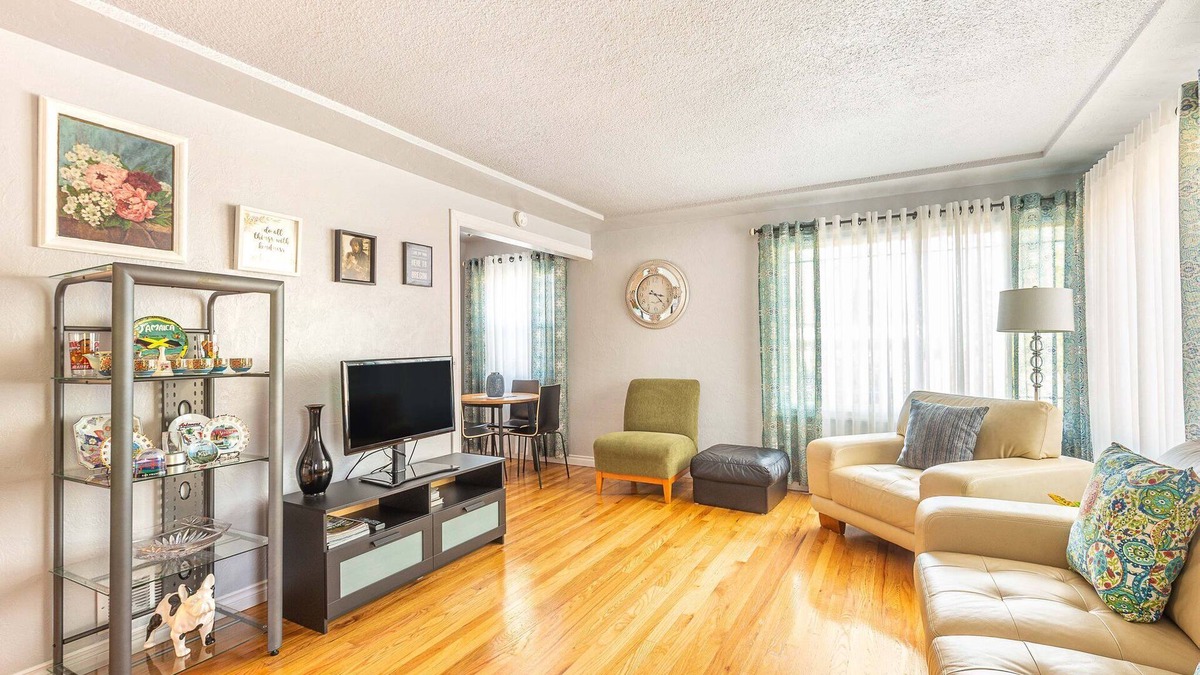 Alberta Arts District House | CENTRAL LOCATION, DUPLEX CLOSE TO ALBERTA ART DISTRICT!