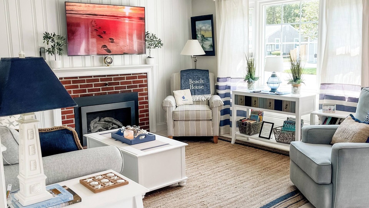 Bass River House | Central Location - Family Friendly - Porch - Horseshoe Pitn.6 mile to beachnn