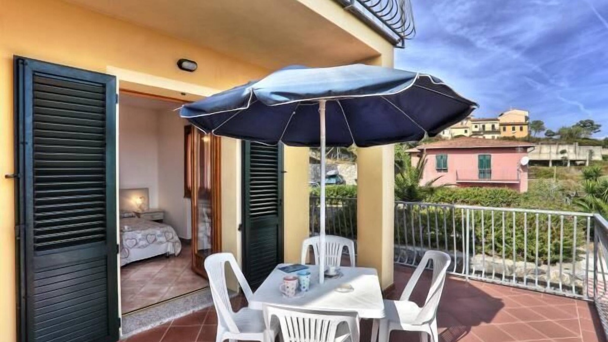 Capoliveri Apartment | Central location with sea view - Casa Consuelo Apartment 1