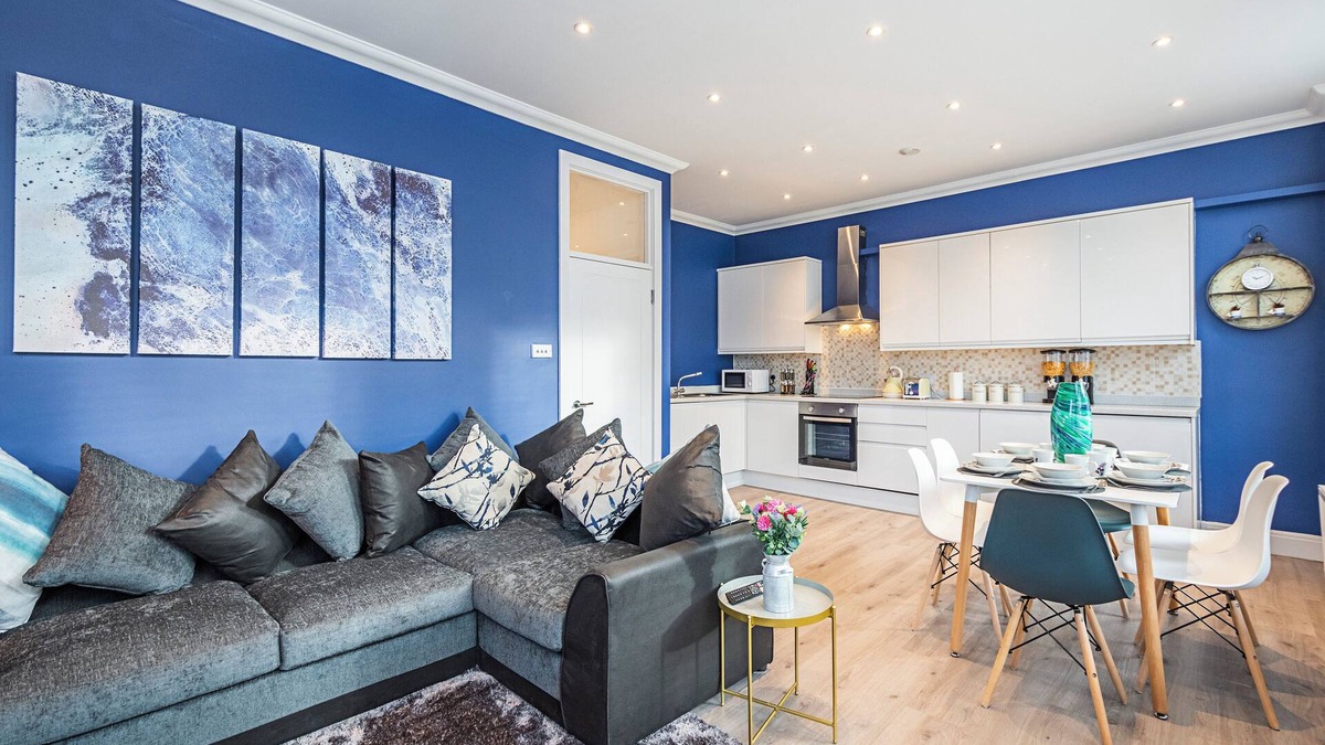 Brondesbury Apartment | Central London Gem: Contemporary 2BR/2BA