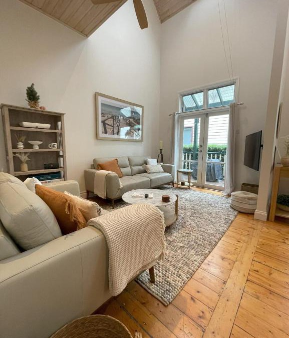 Lorne House | Central Lorne Gem - Beach & Town Centre at Your Door