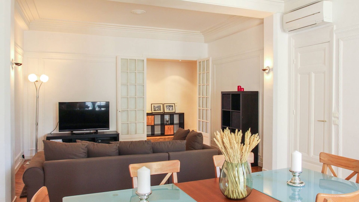 Musicians Quarter Apartment | Central Luxury On Prestigious Bd Victor.hugo (2min Walk Pedestrian Zone & Beach)