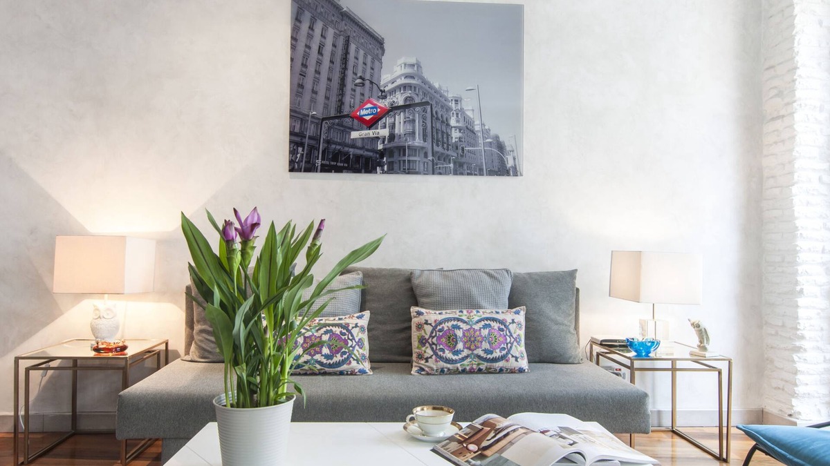 Literary Quarter Apartment | Central Madrid. Barrio Letras, Walking distance to Museums, Plazas and GranVia,