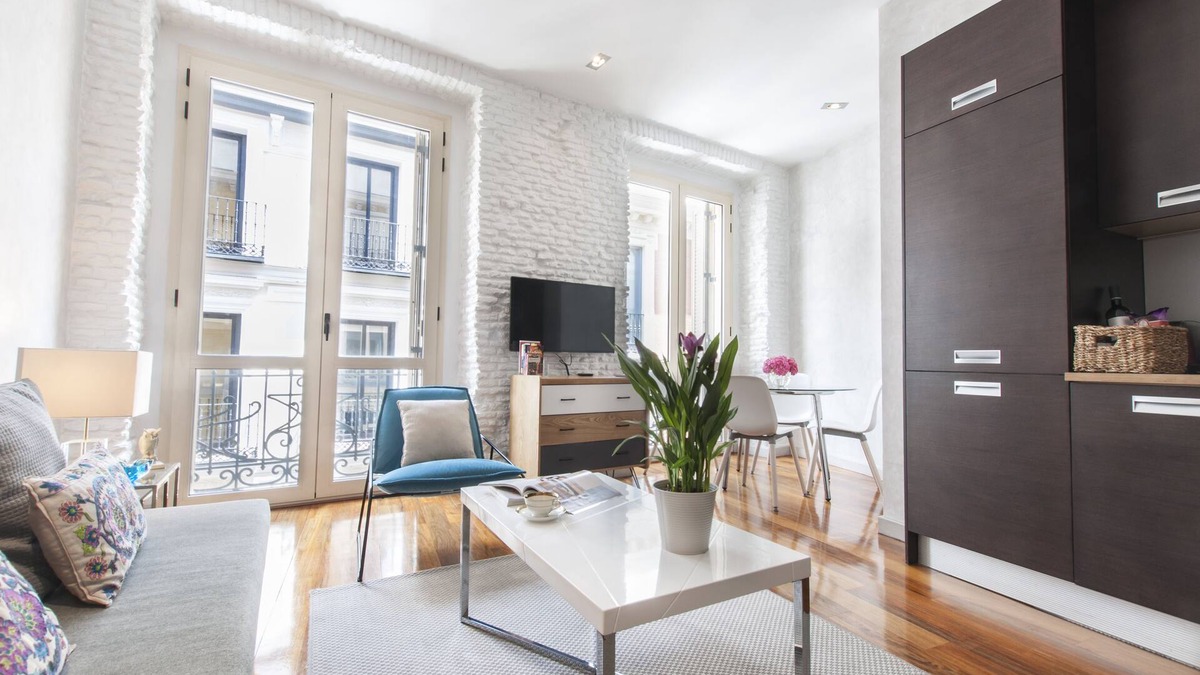 Huertas Apartment | Central Madrid. Barrio Letras, Walking distance to Museums, Plazas and GranVia