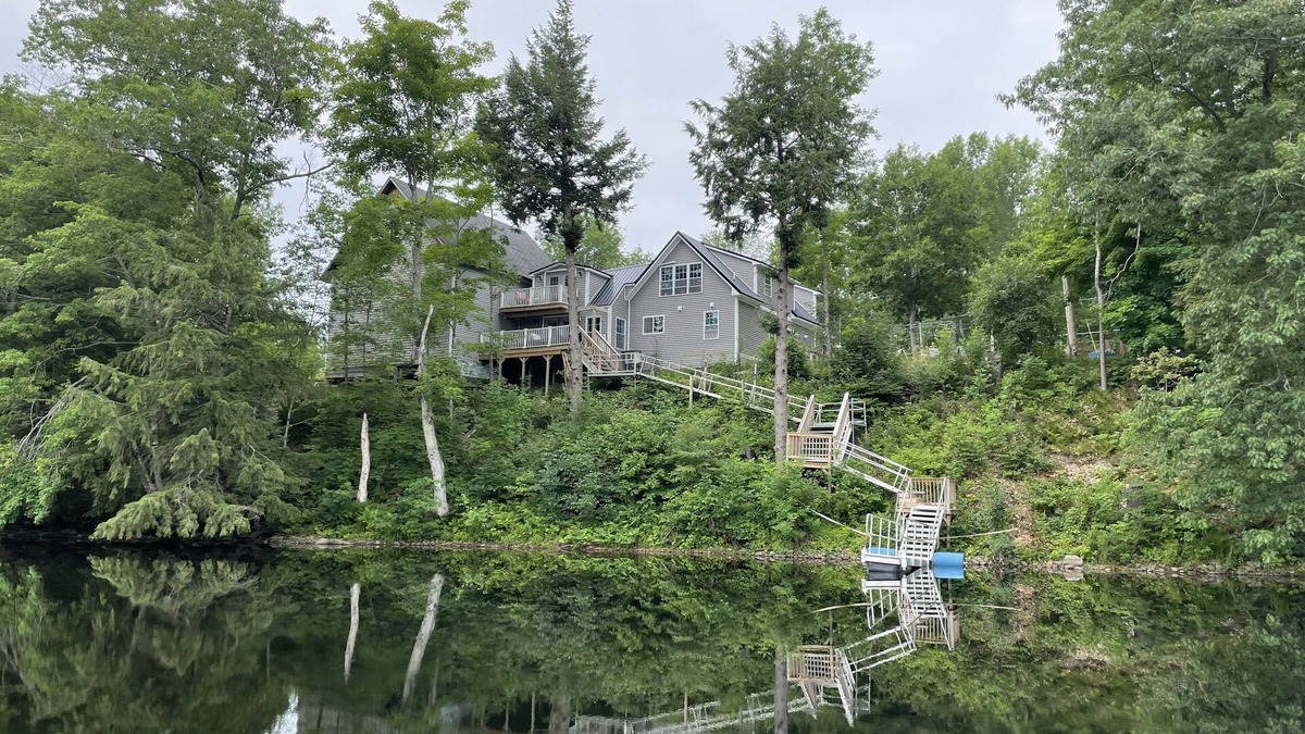 Hartland Apartment | Central Maine Waterfront