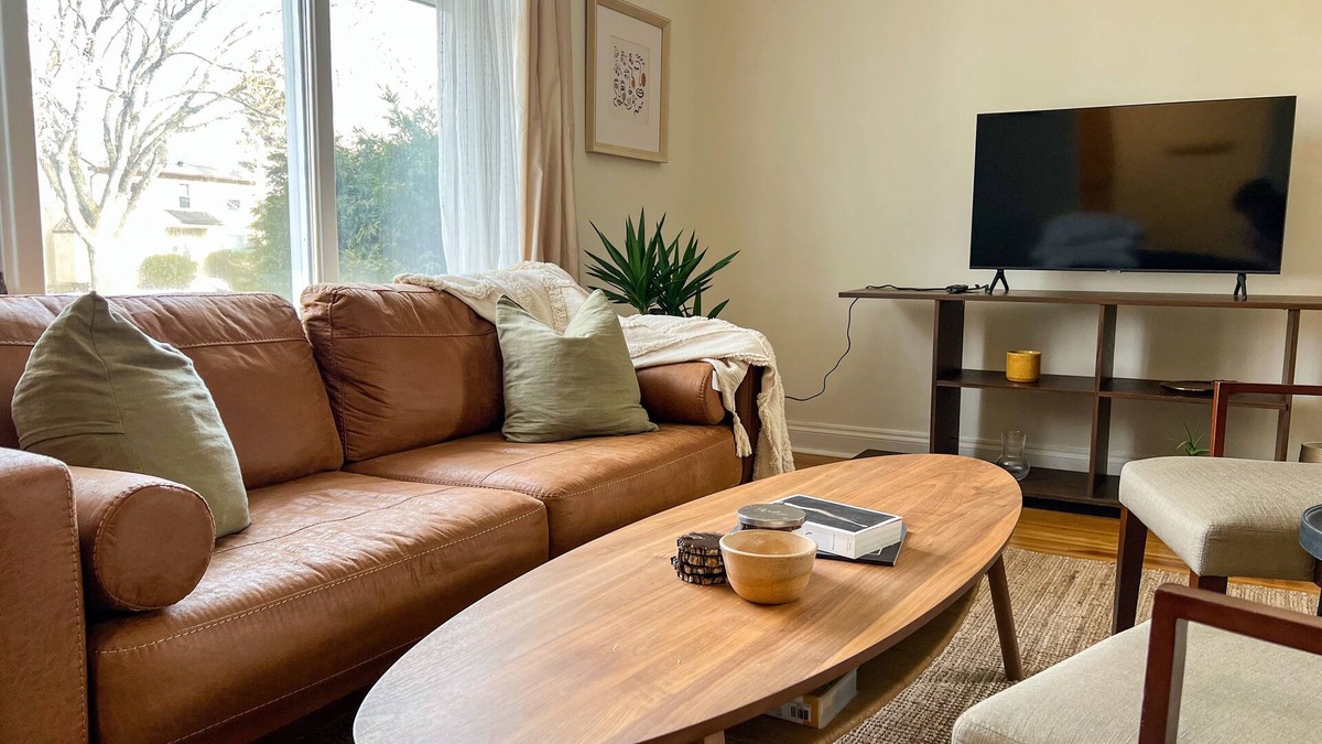 Tuxedo House | Central Mid-Century Modern Newly Renovated Bungalow
