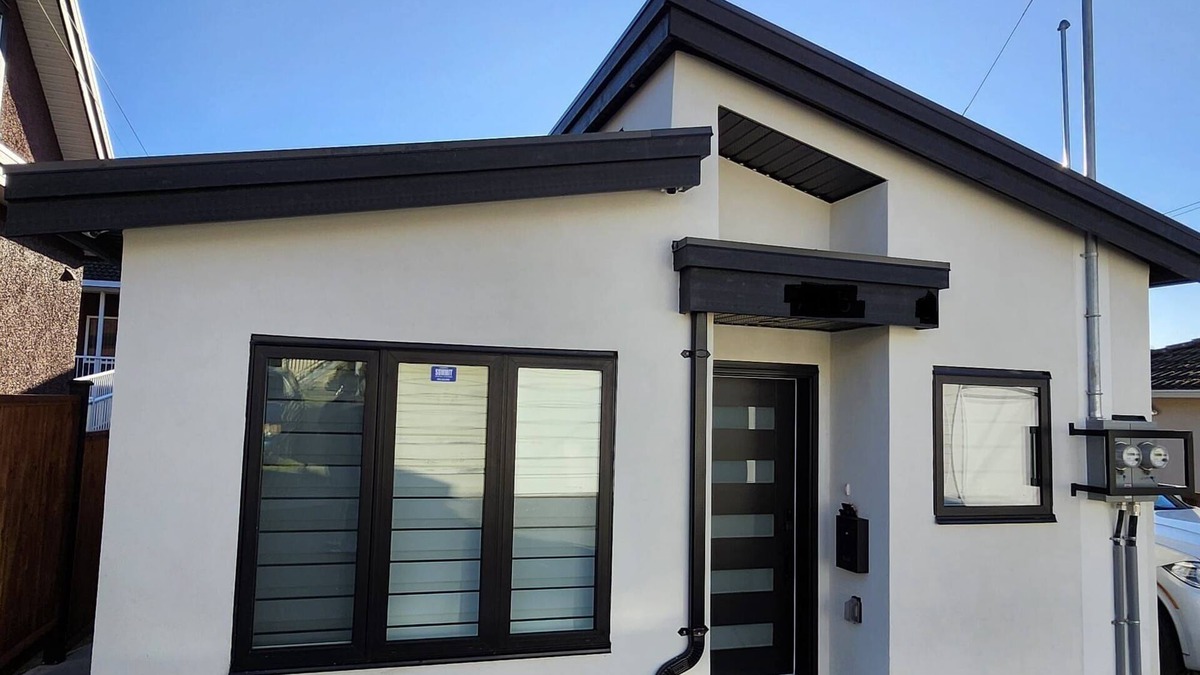 Sunset House | Central & Modern 2 Bedroom Whole House In Vancouver - 10 mins to DT & airport