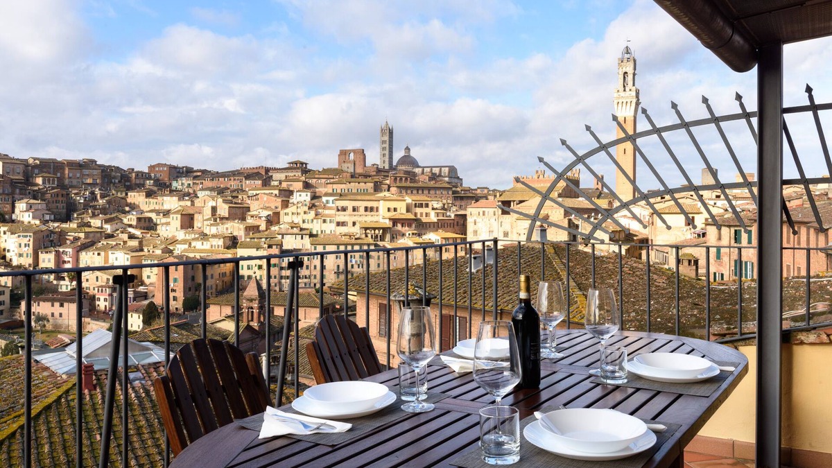 Siena City Centre Apartment | Central panoramic apartment San Martino!