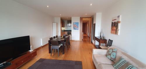 North Wall Apartment | Central Prime King Size Apartment