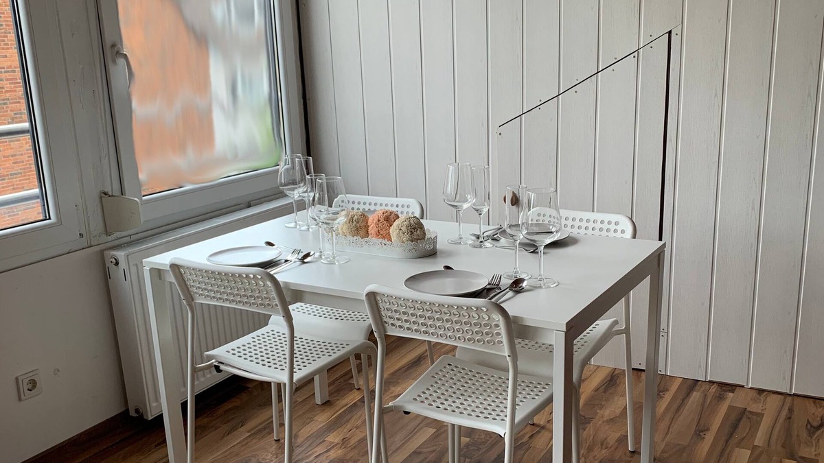 Siegburg Apartment | Central & Quiet in Siegburg (Near HBF / Near Central Station: Siegburg / Bonn)