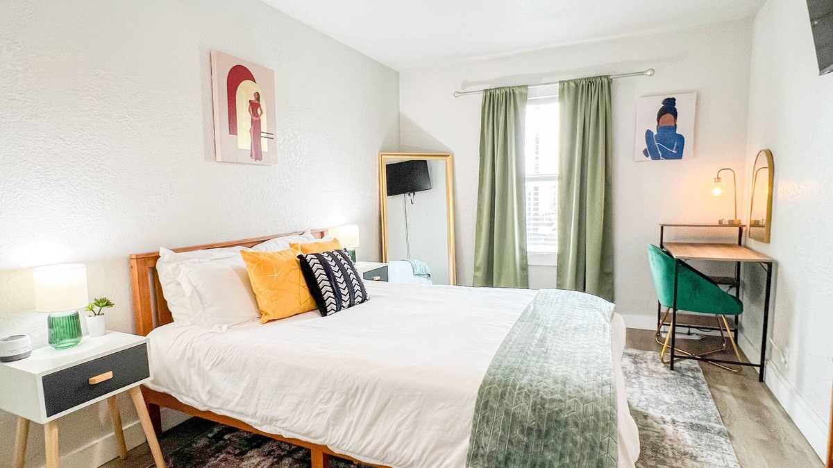 Central City Apartment | Central+RemoteWork+Ext Stay Discts+PetsOK