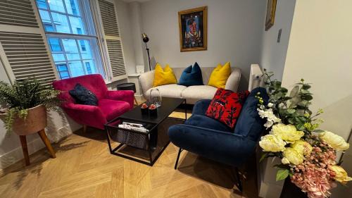 Soho Apartment | Central Soho Mayfair 1-Bed Sleeps 2 near Tube