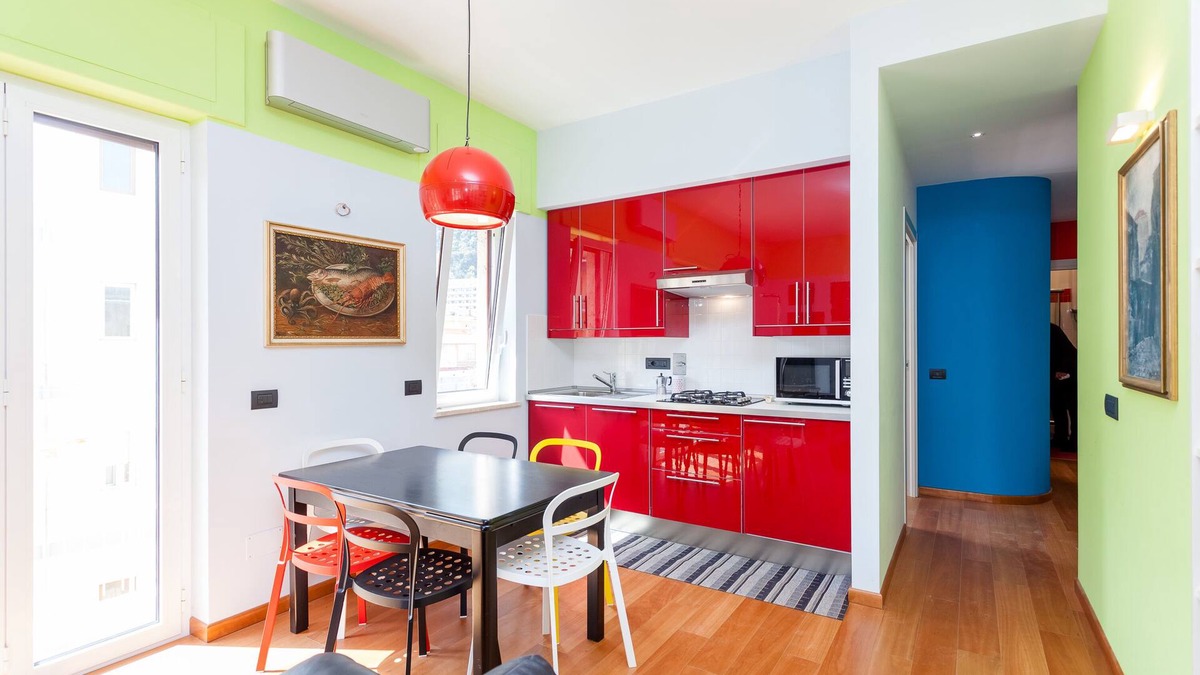 Sorrento Condo | Central Sorrento Top Floor 2BR Flat recently renovated