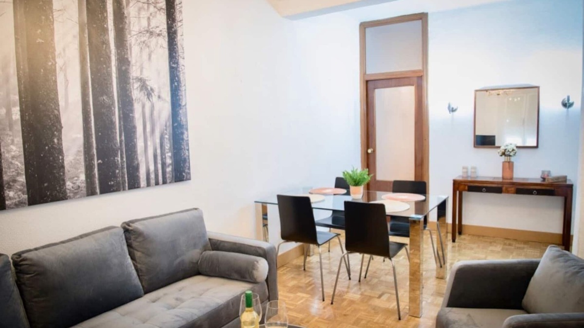 Moncloa - Arguelles Apartment | ★Central & Spacious Apartment★Family, Friends & Couples 3BD