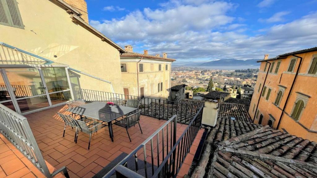 Spoleto Apartment | Central Spoleto 6 guests apt with terrace