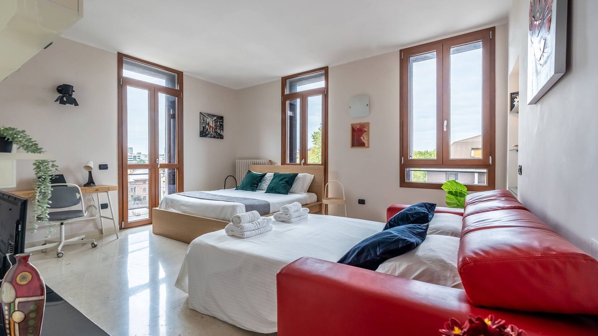 Ponte Seveso Apartment | [Central Station-Duomo] Two Bedrooms & Terrace