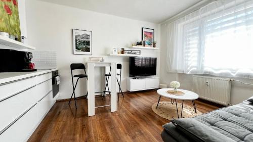 Radvan Apartment | Central Suites Bystrica 2 I 24hr Self Check-in l Free Wi-Fi & Parking