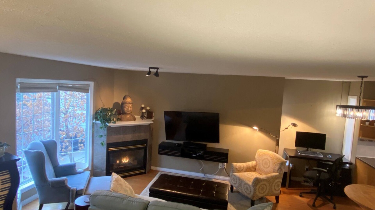 Killarney House | Central & Sunny Calgary Townhouse