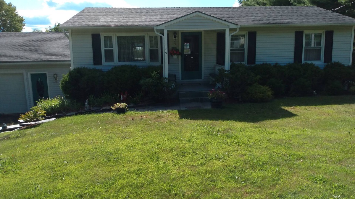 Williamstown Apartment | Central to VT skiing areas 5 minutes to I-89 , near VAST trails, near Norwich