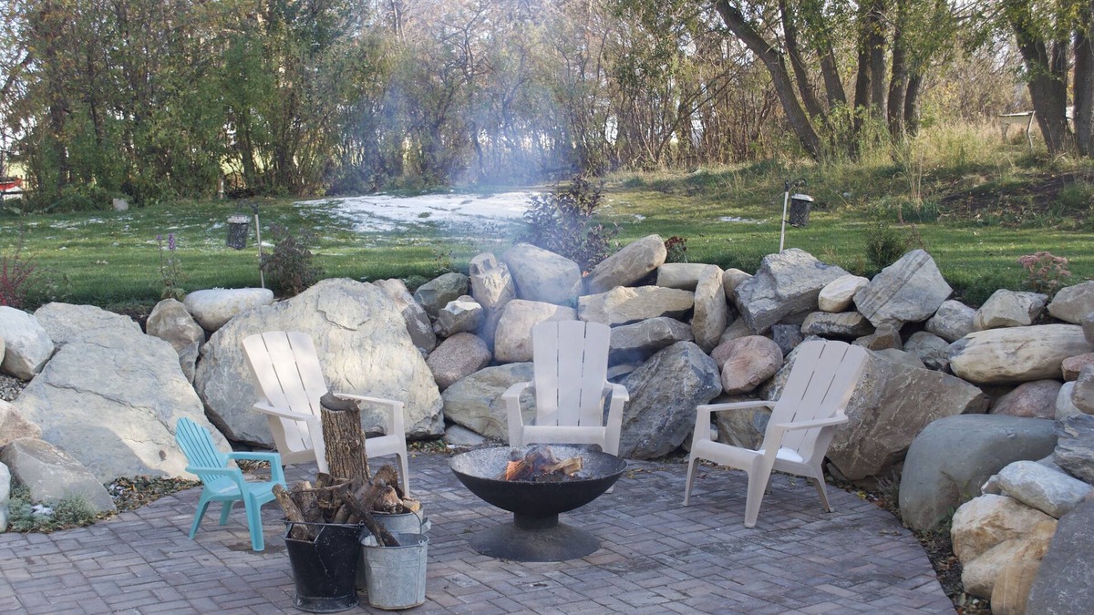 Cardston House | ☀️Central to Waterton & Glacier National Parks - Country Living - at it's best
