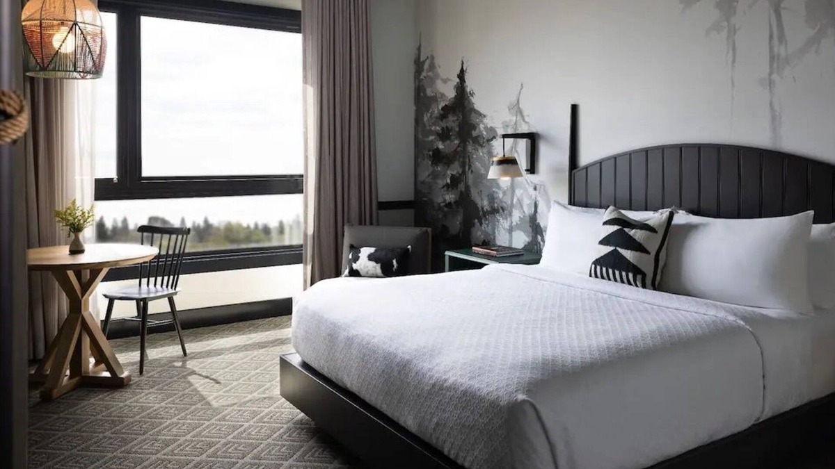 Merced Hotel | Central Valley Stay: Handcrafted Comfort, Historic Surrounds, Near Lake Yosemite